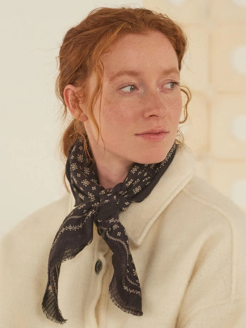 Woman Wears Moismont Foulard N°676 Scarf image number 0