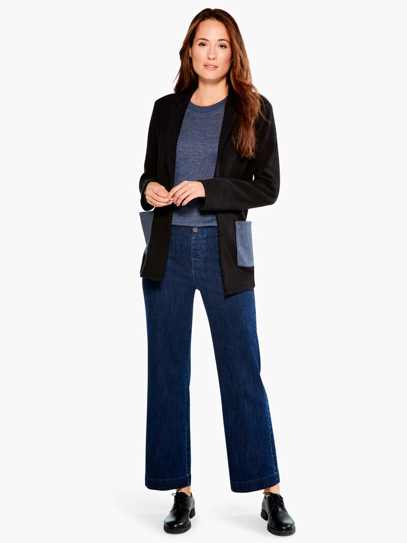 Woman Wears Pocket Blazer image number 3