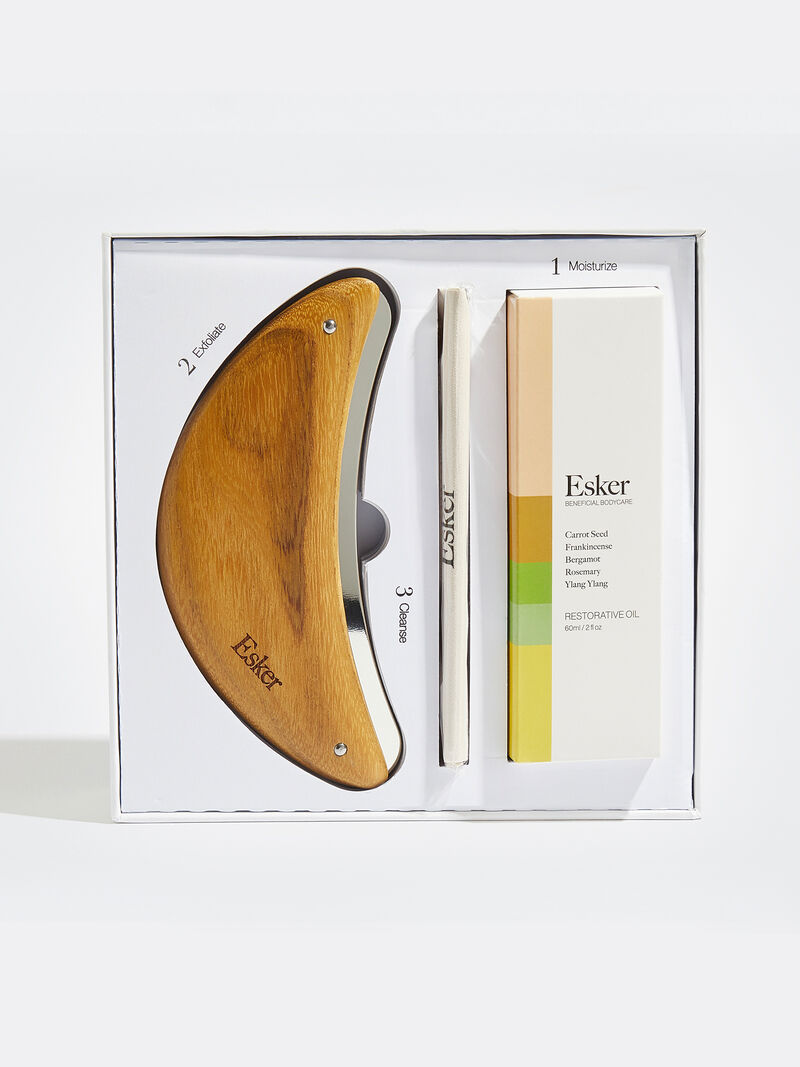 Woman Wears Esker - Restorative Body Plane/Oil Set image number 1