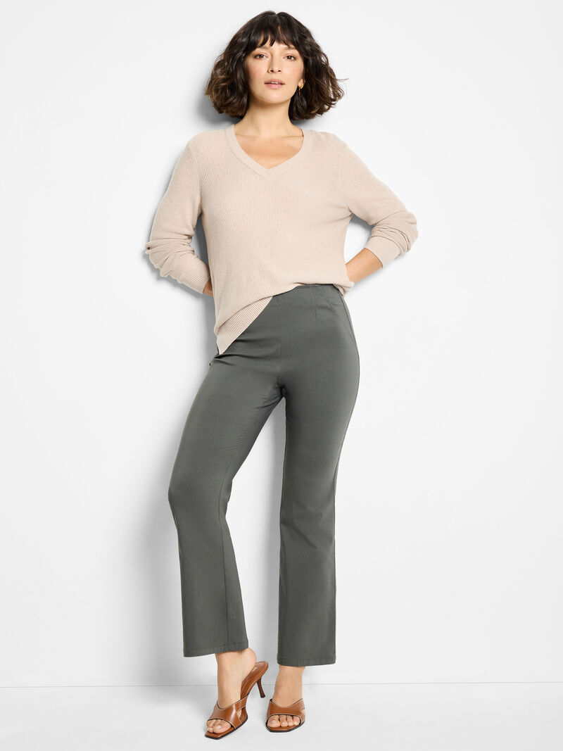 Woman Wears 28" Berkeley Boot Wonderstretch Pant image number 4