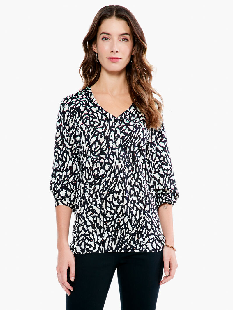 Woman Wears Textured Night Top image number 3