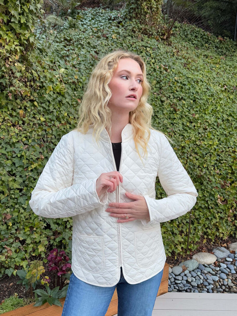 Woman Wears Ilse Jacobsen - Short Quilted Coat image number 1