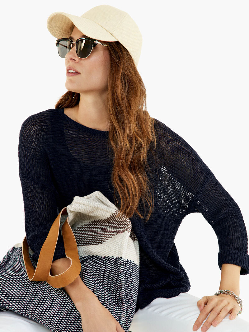 Woman Wears NIC + ZOE KNIT BAG image number 1