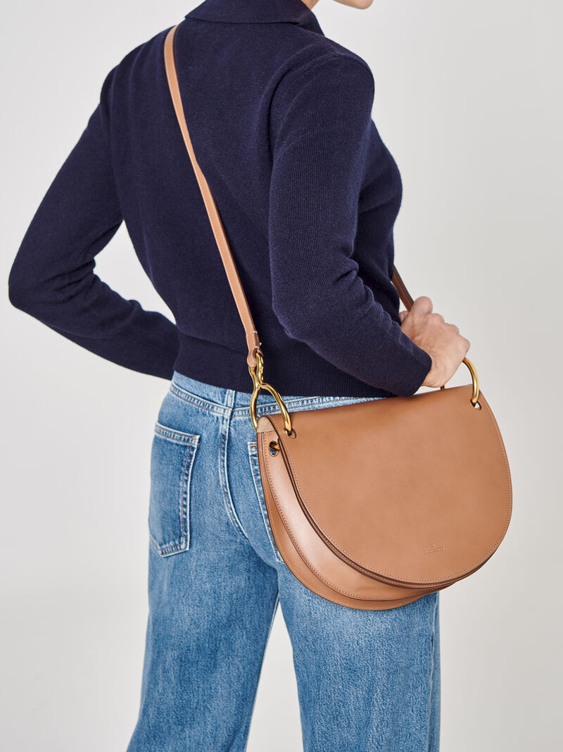 Woman Wears Il Bisonte - Crossbody Bag image number 5