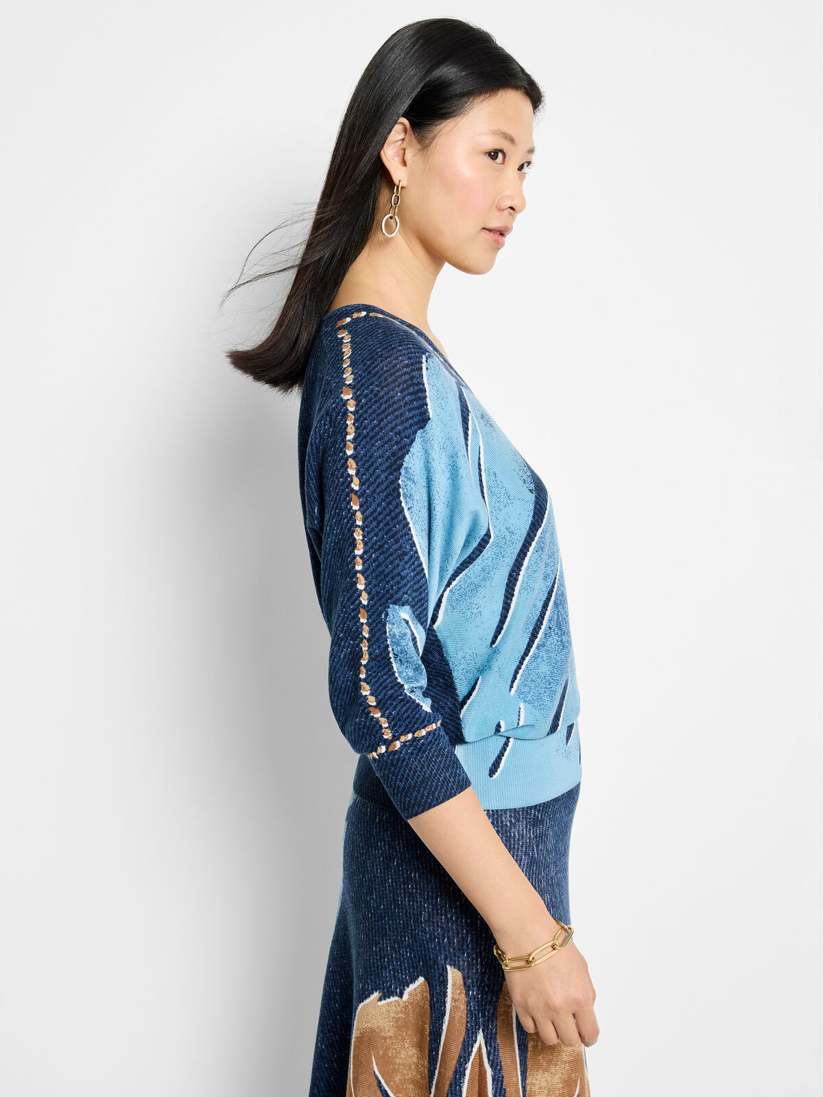 Twilight Front Easy V-Neck Sweater