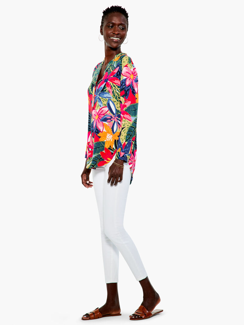 Woman Wears Lush Terrace Live In Top image number 3