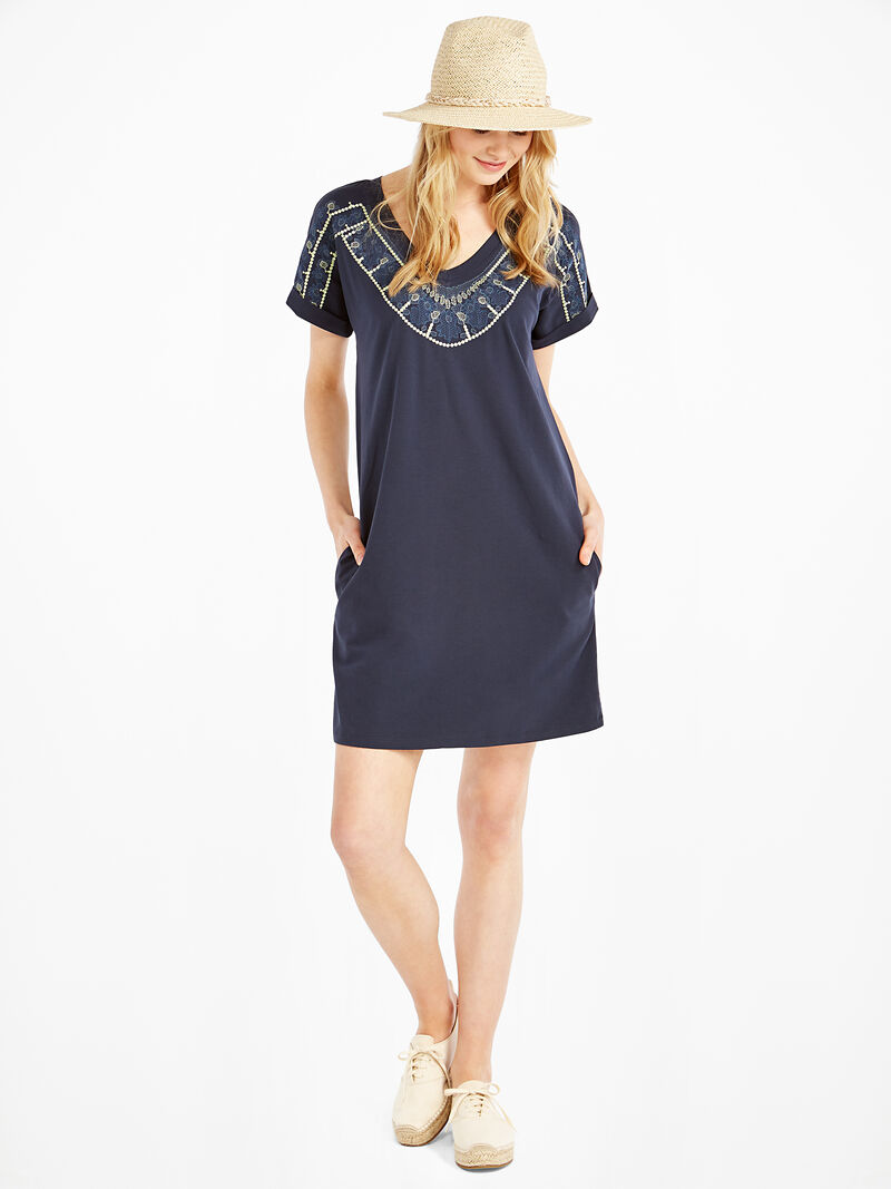 Woman Wears Pier Dress image number 3