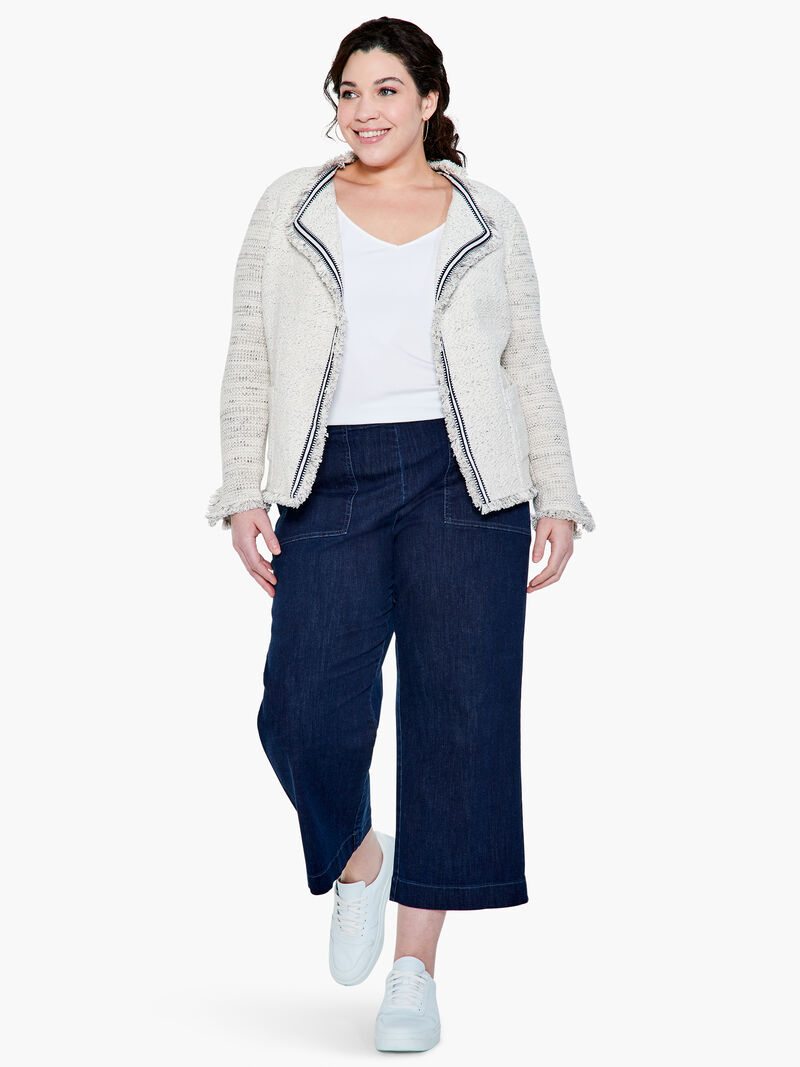 Woman Wears All Day Wide-Leg Crop Jean image number 3