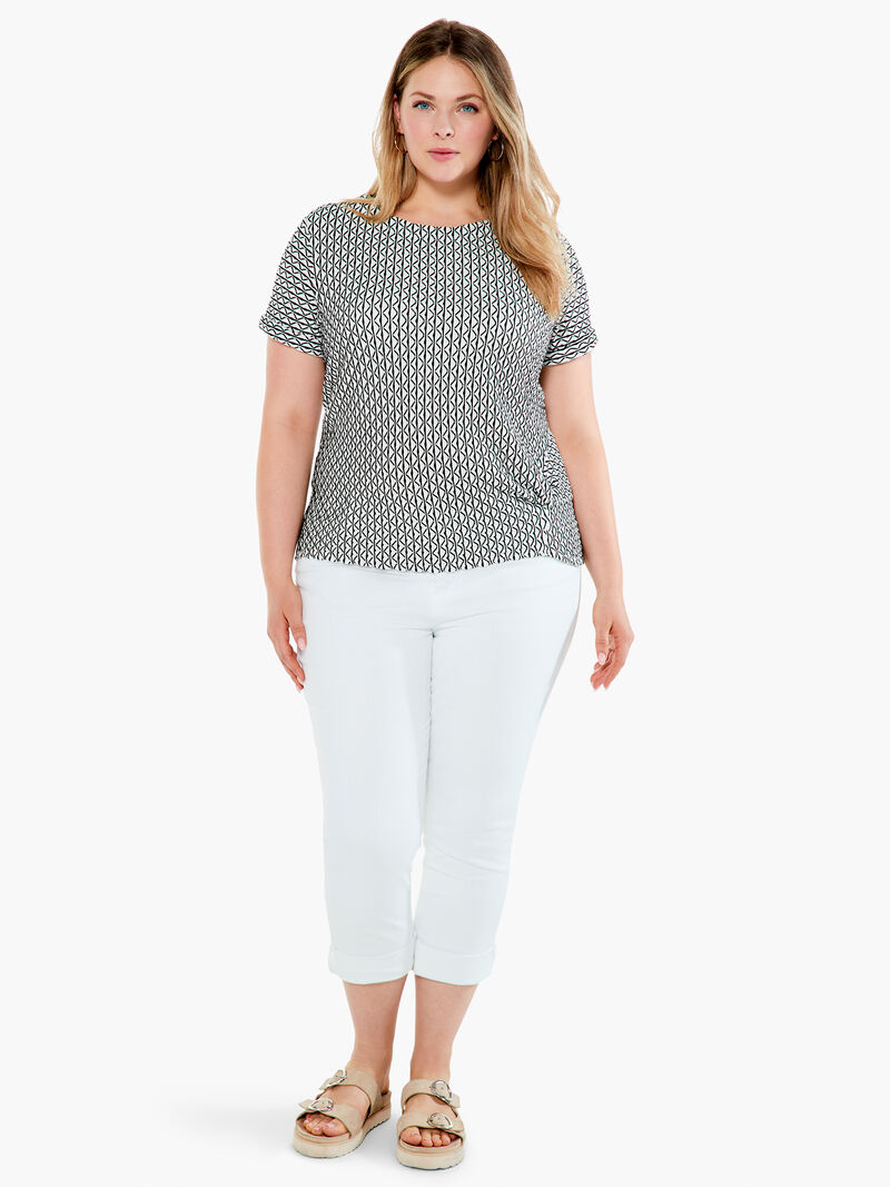 Woman Wears Moving Lines Top image number 3