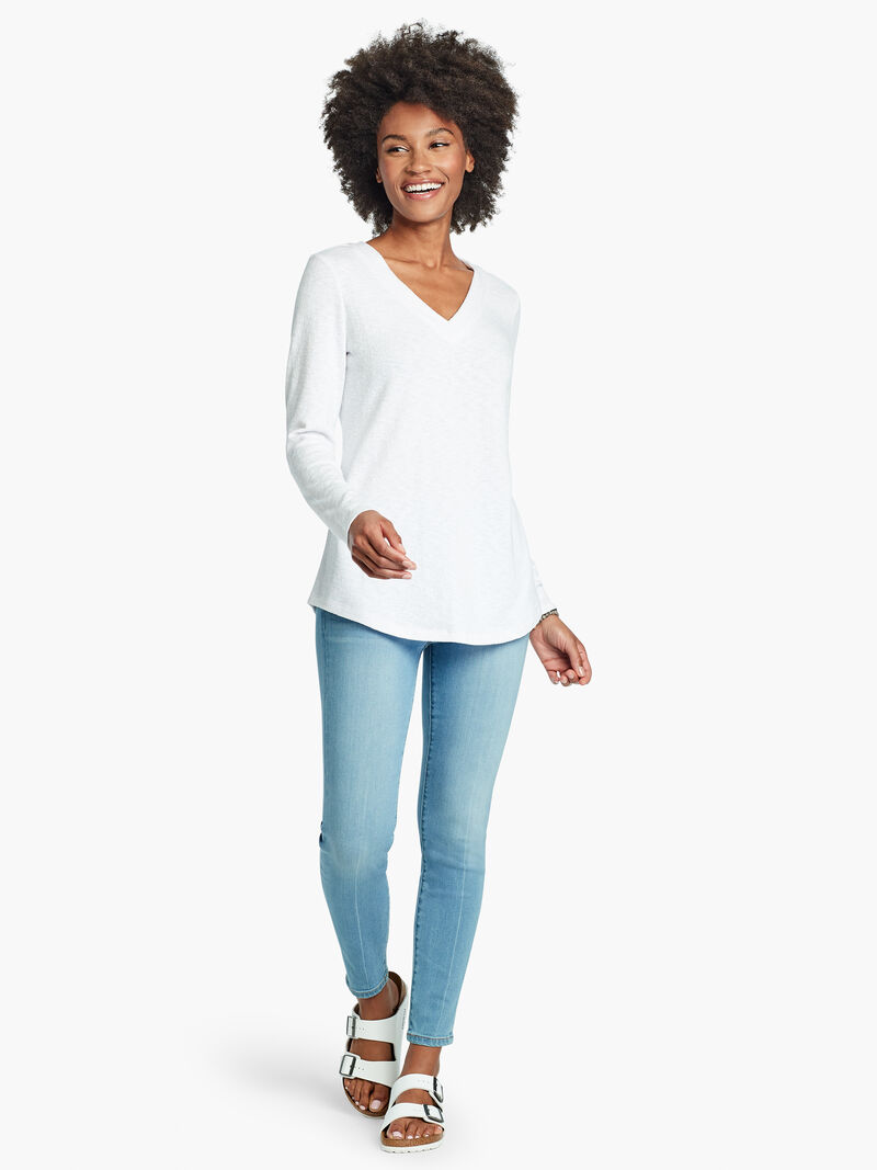 Woman Wears Liverpool Zoe Skinny Jean image number 0