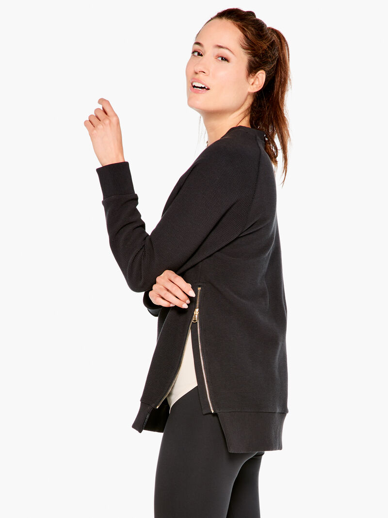 Woman Wears Varley - Manning Sweatshirt image number 1