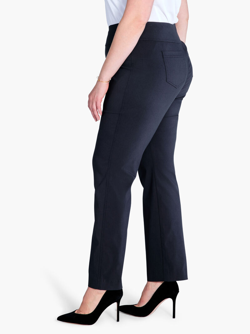 Woman Wears 29.5" Wonderstretch Pocket Straight Leg Pant image number 2