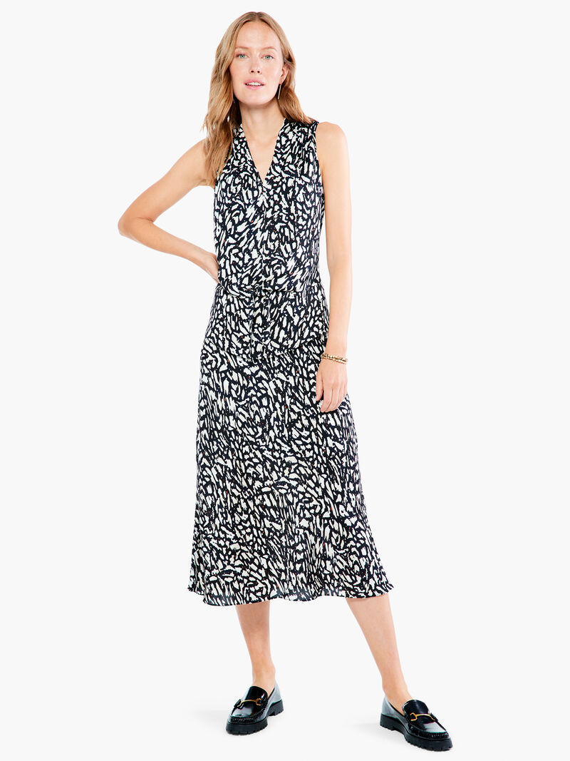 Woman Wears Textured Night Tank image number 3