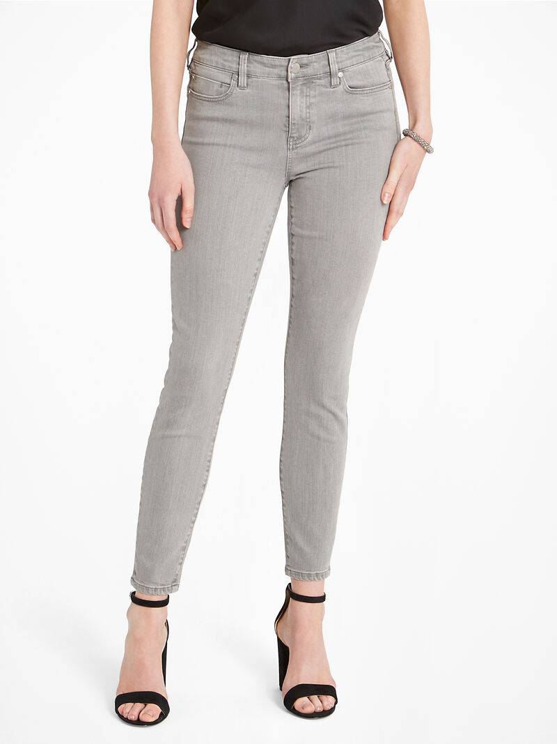 Woman Wears Liverpool Nic Skinny Jean image number 0