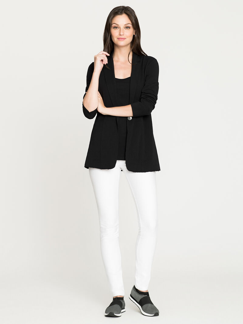 Woman Wears Perfect Scoop image number 3