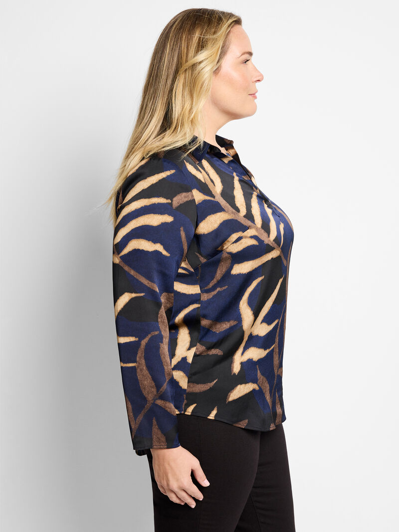 Woman Wears Midnight Fern Top image number 2