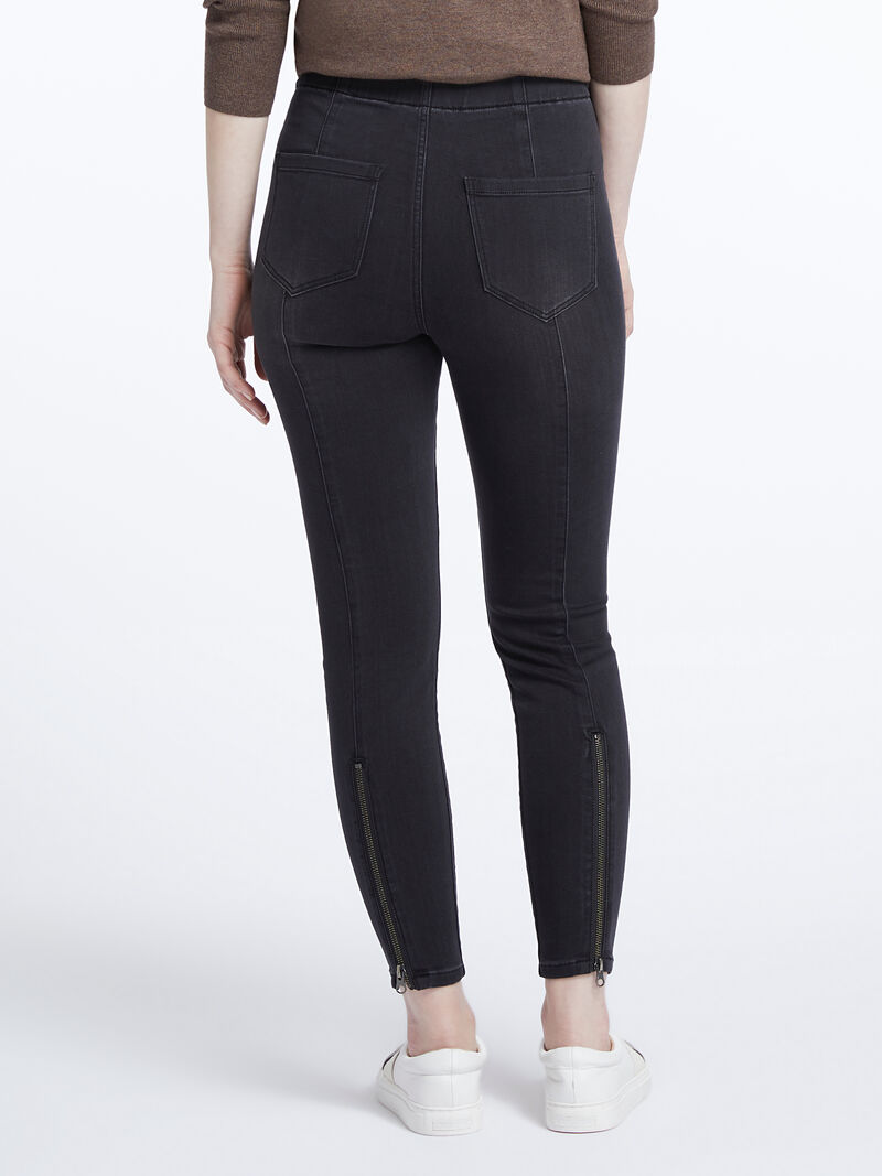 Woman Wears Liverpool - Chloe Moto Pull-On Jean image number 3