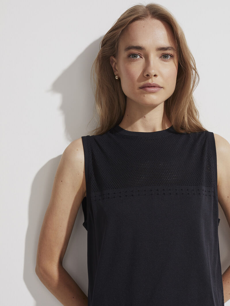 Woman Wears Varley Morro Tank image number 0