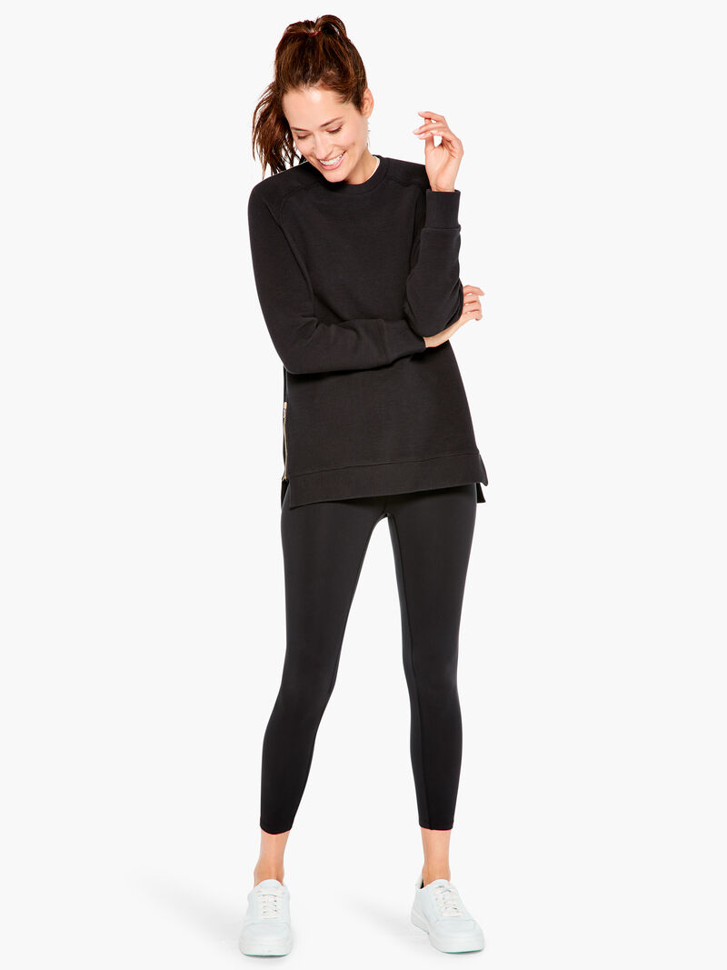 Woman Wears Varley - Manning Sweatshirt image number 0
