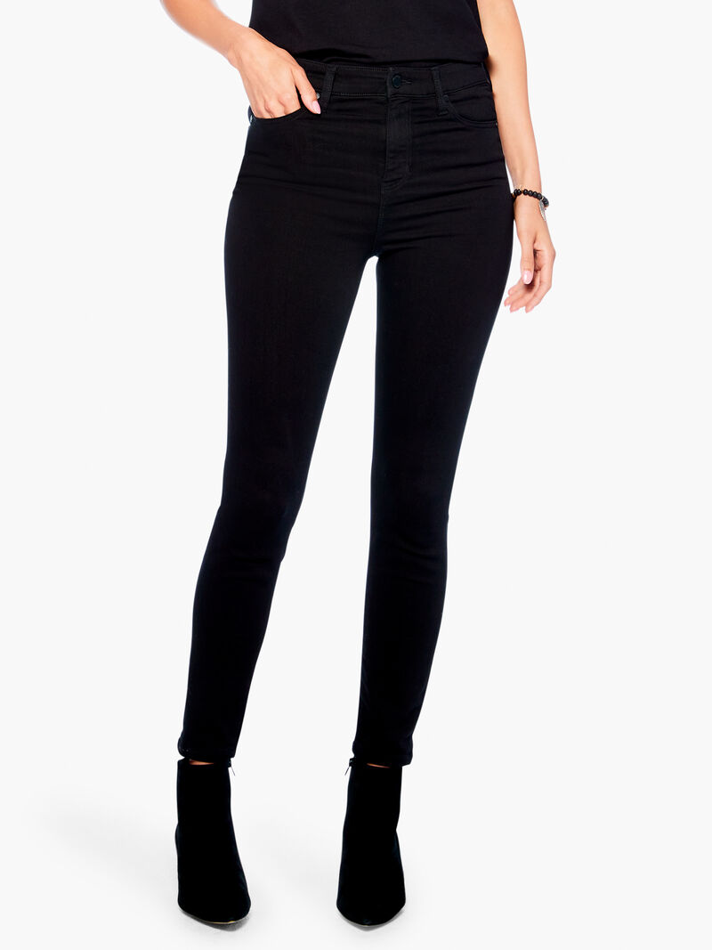 Woman Wears Liverpool - Abby Hi-Rise Ankle Skinny Jean image number 0