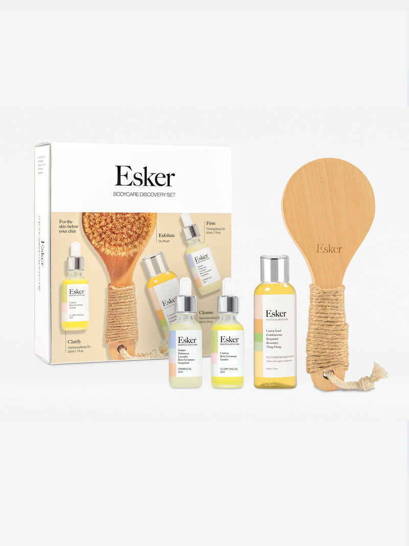 Woman Wears Esker - Bodycare Discovery Set image number 0