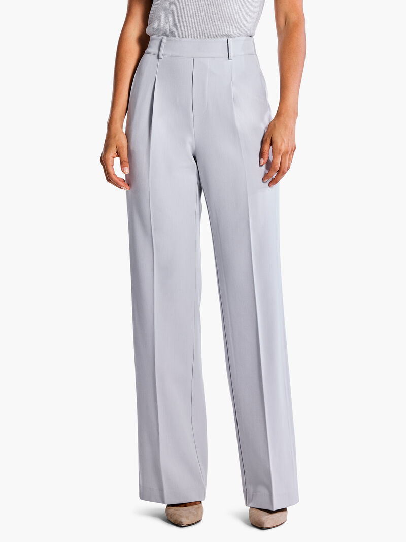 Woman Wears 31" The Avenue Wide Leg Pleated Pant image number 0