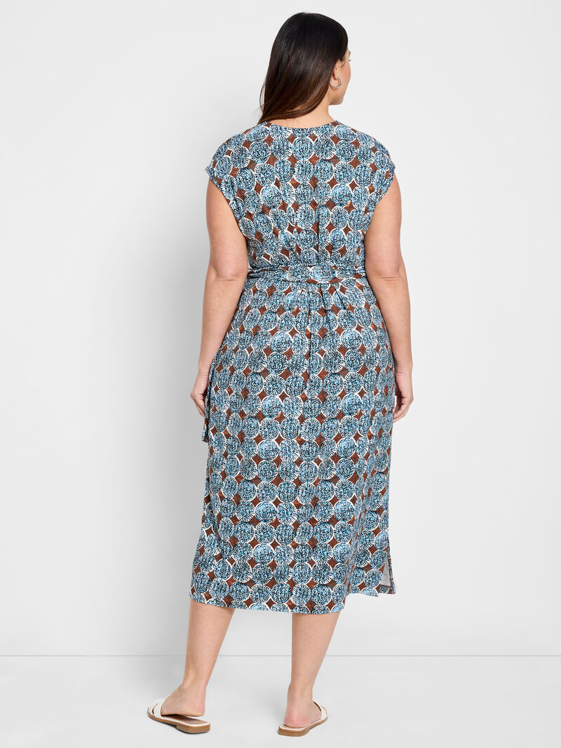 Woman Wears Sand Dollar Stella Dress image number 2