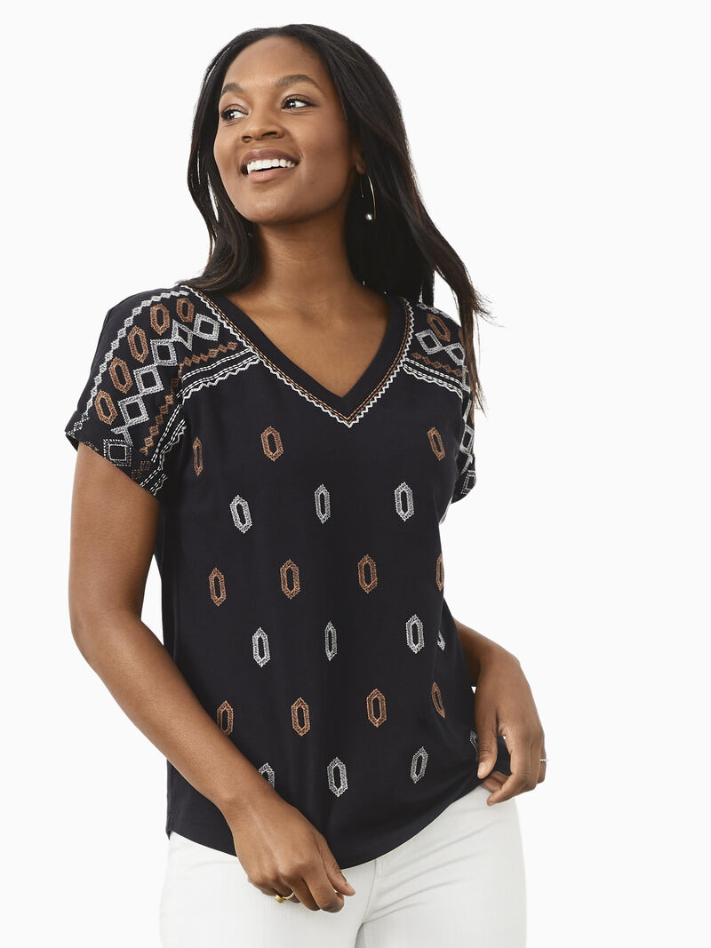 
                    Links Tee