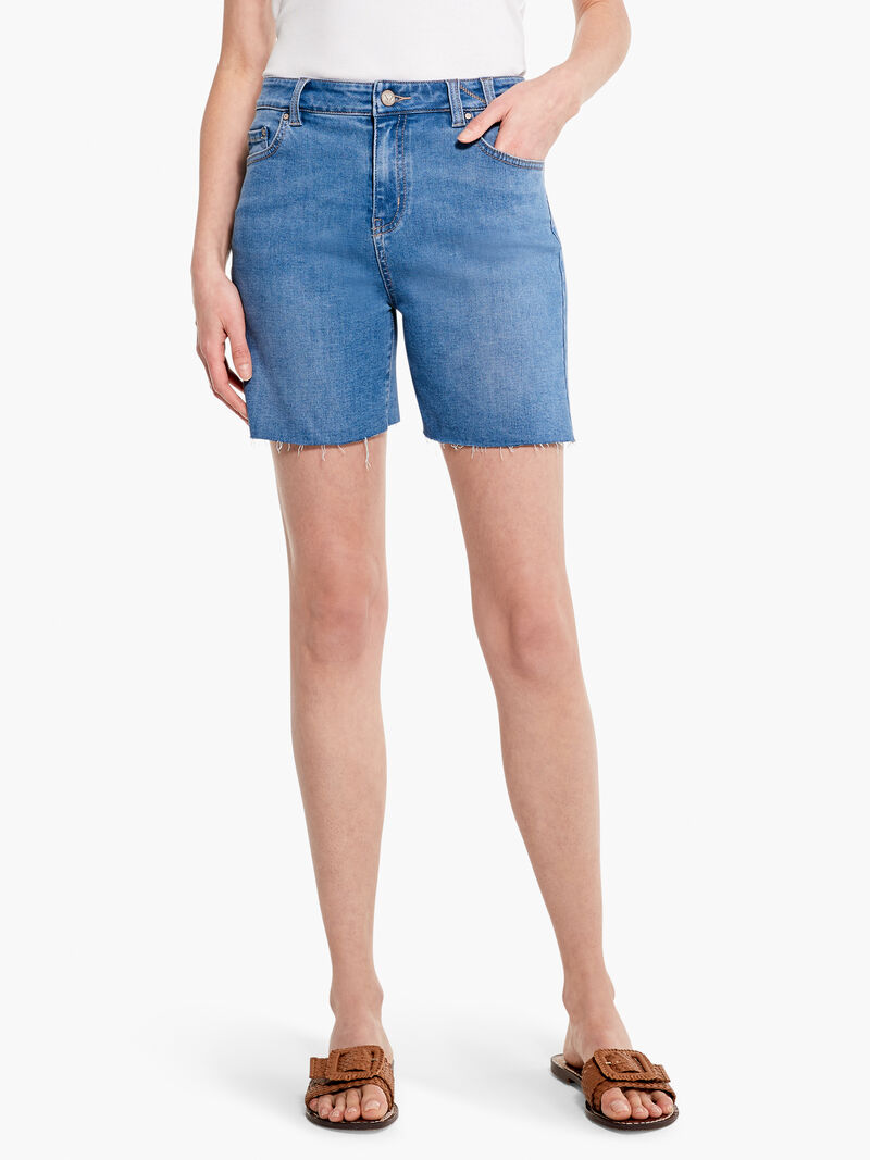 Woman Wears NZ Denim Mid Rise 5" Jean Short image number 0