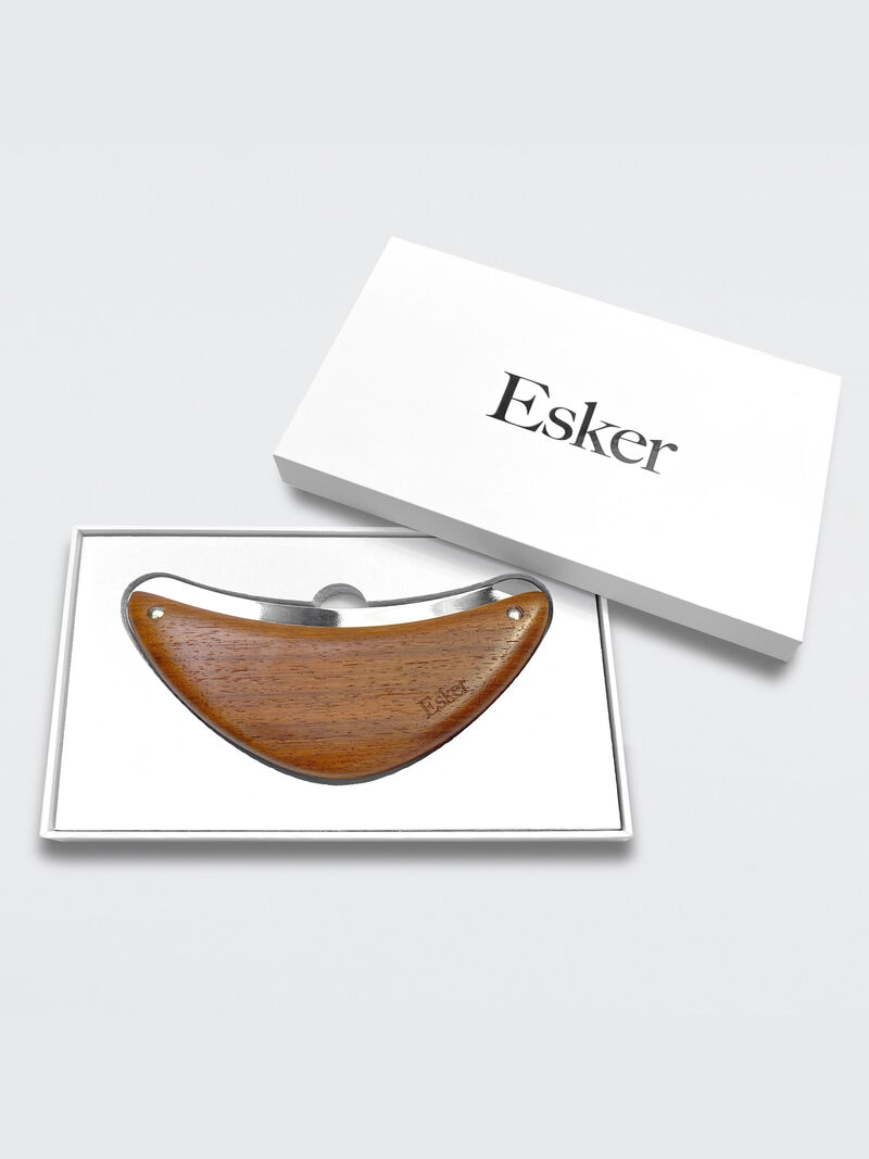 Woman Wears Esker - Body Plane image number 1