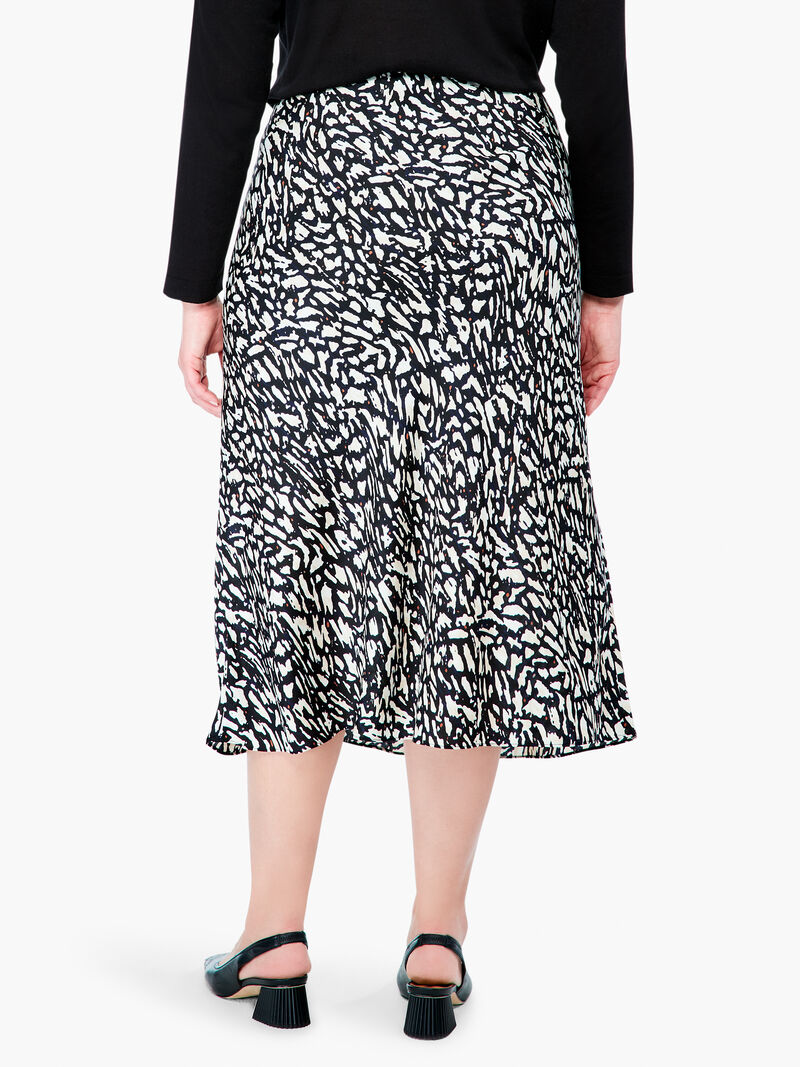 Woman Wears Textured Night Skirt image number 3
