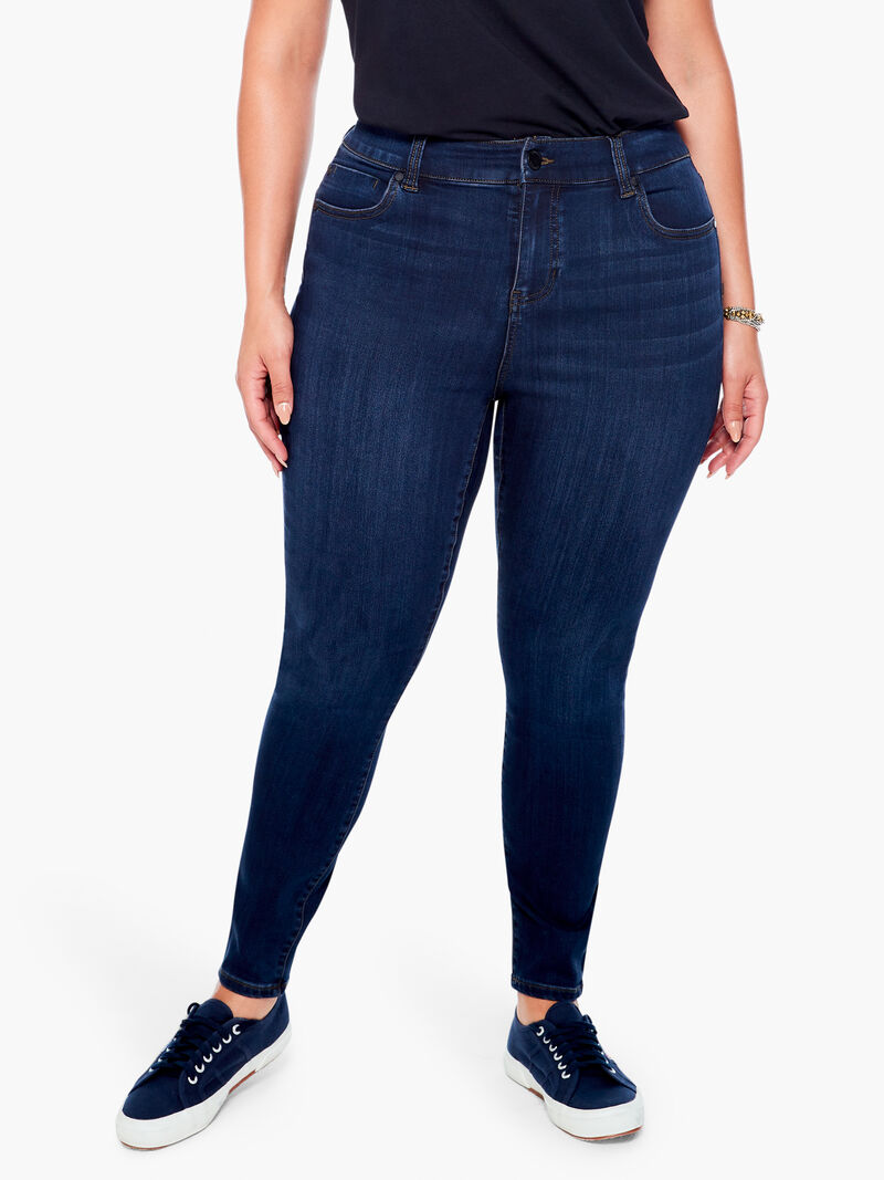 Woman Wears Liverpool - Abby Hi-Rise Ankle Skinny Jean image number 1