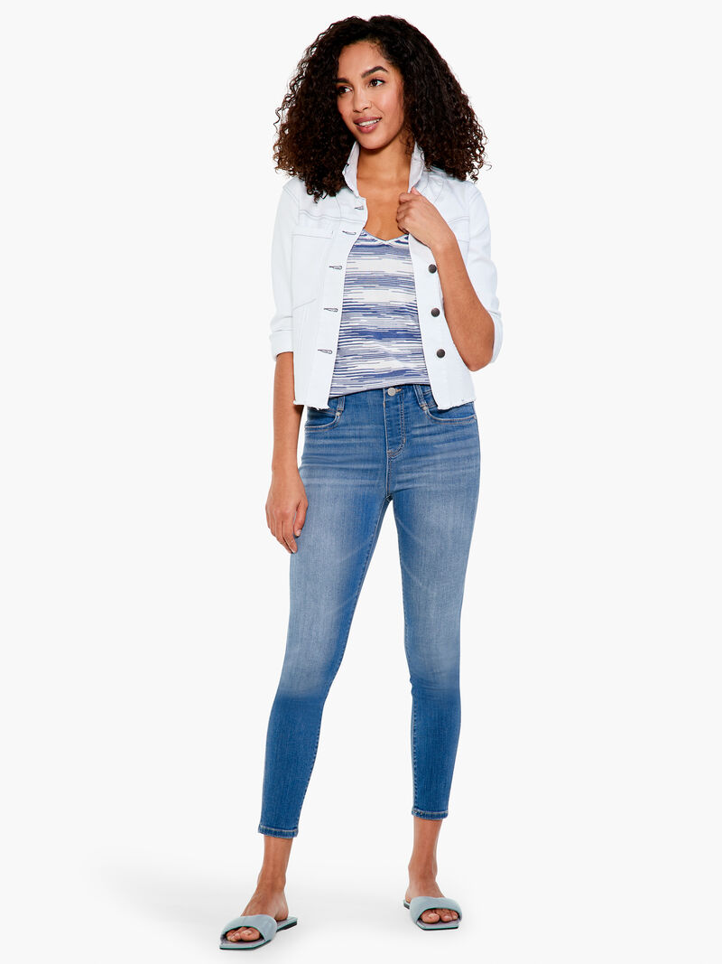 Woman Wears Liverpool Gia Glider Ankle Jean image number 3