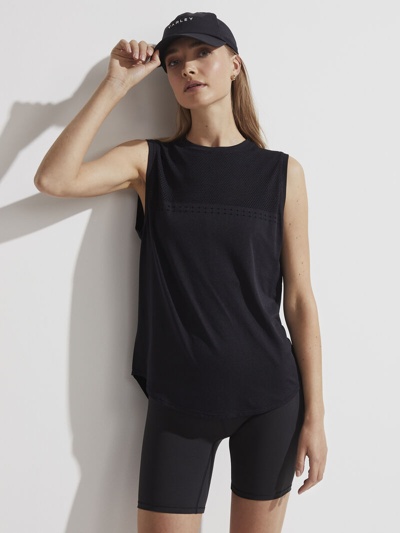 Woman Wears Varley Morro Tank image number 3