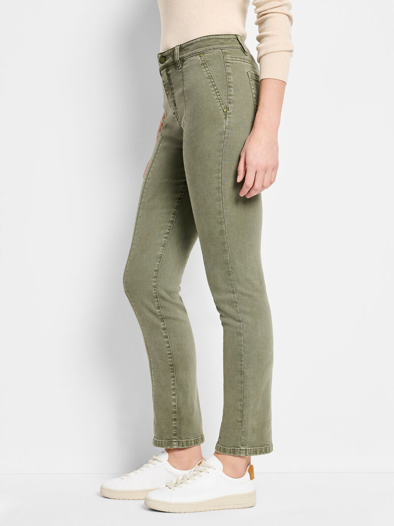 Woman Wears NZ Denim 28" Daytrip Straight Carpenter Jeans image number 2