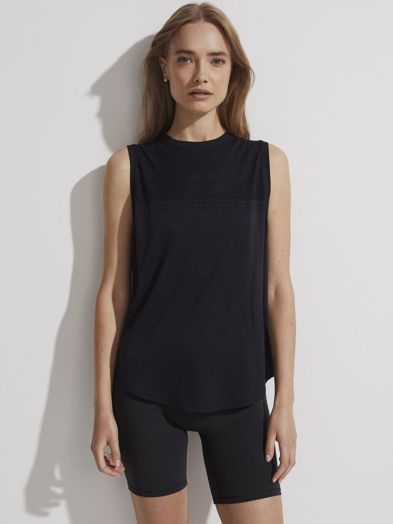 Woman Wears Varley Morro Tank image number 2
