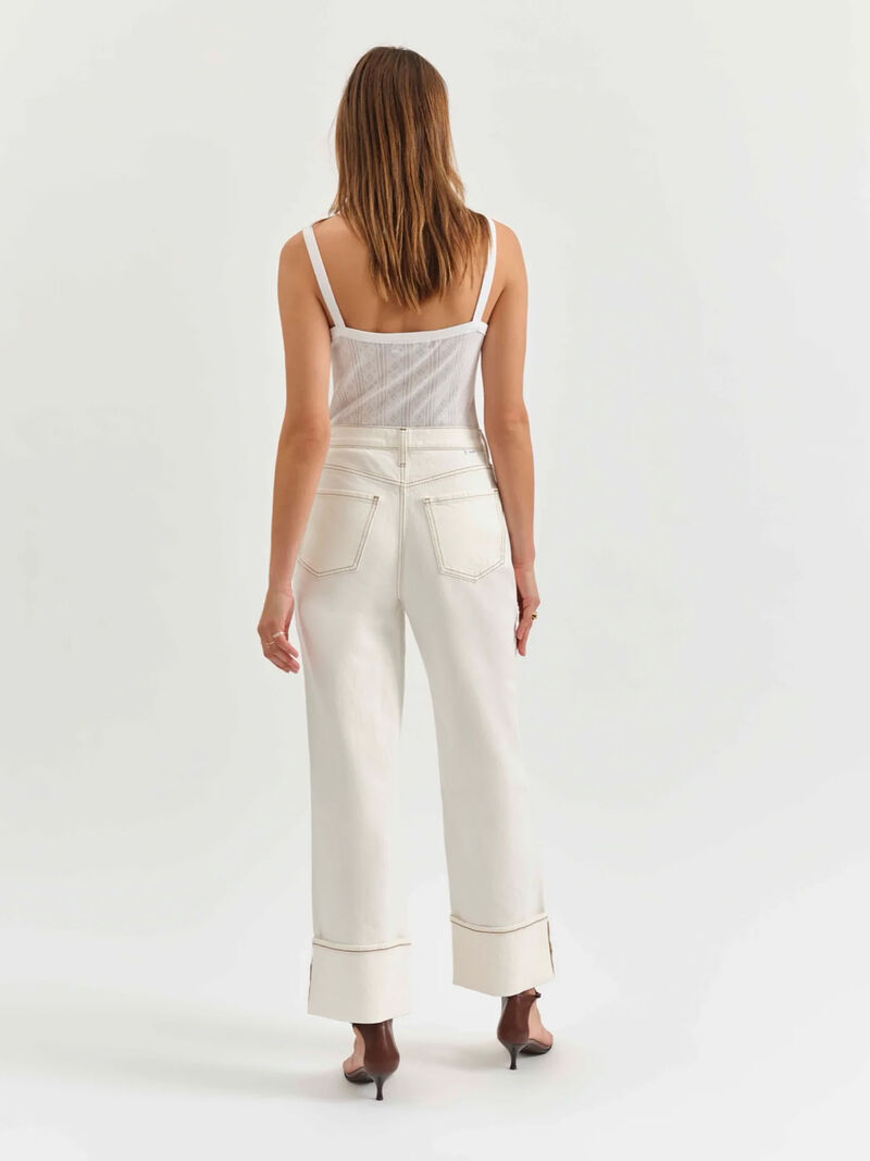 Woman Wears Daze - East Side High-Rise Loose Jean image number 2