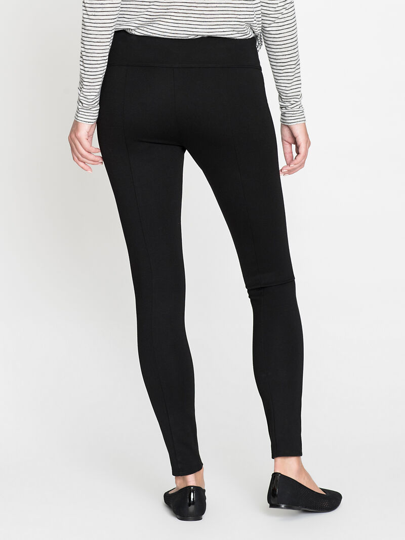 Woman Wears Dream Legging image number 2