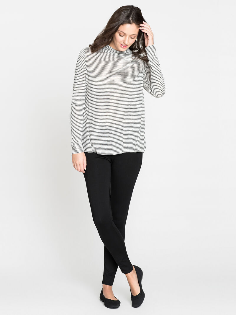Woman Wears Dream Legging image number 3