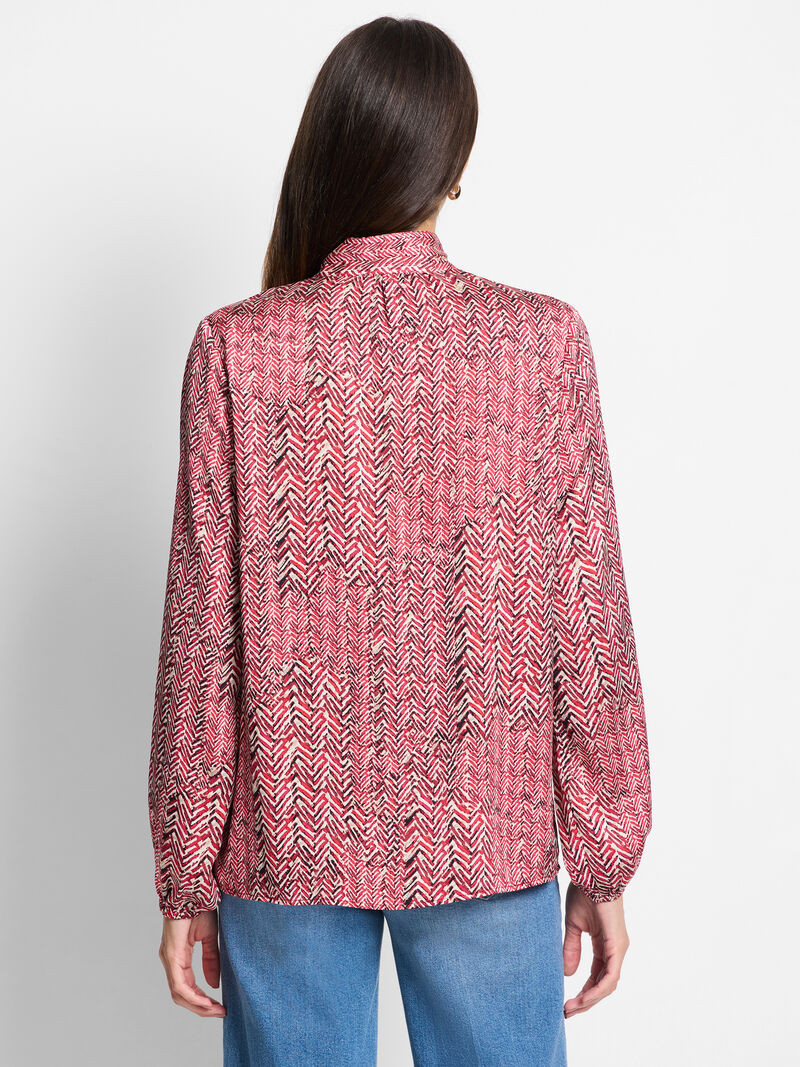 Woman Wears Herringbone Stamp Top image number 3