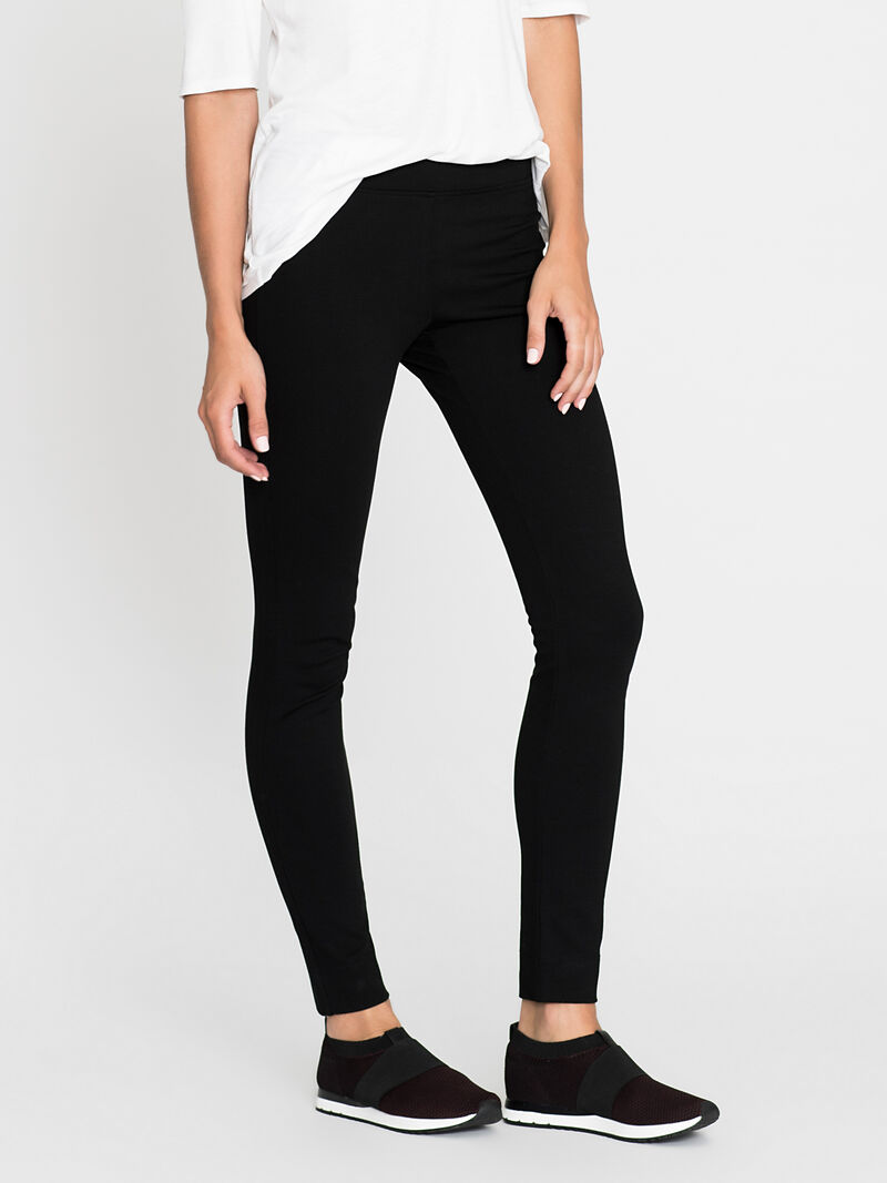 Woman Wears Perfect Legging Full image number 2