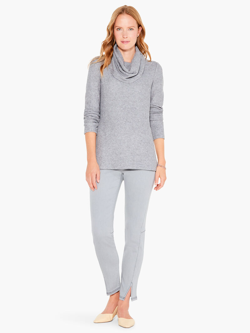 Woman Wears Weekend Ways Top image number 3