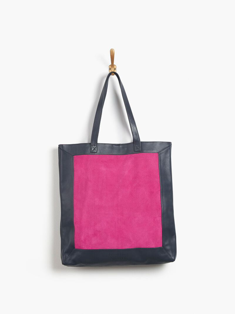 Woman Wears PAYTON JAMES-FRAMED TOTE image number 0