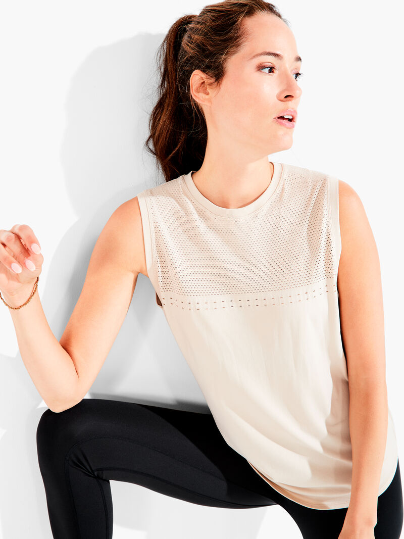 Woman Wears Varley Morro Tank image number 0