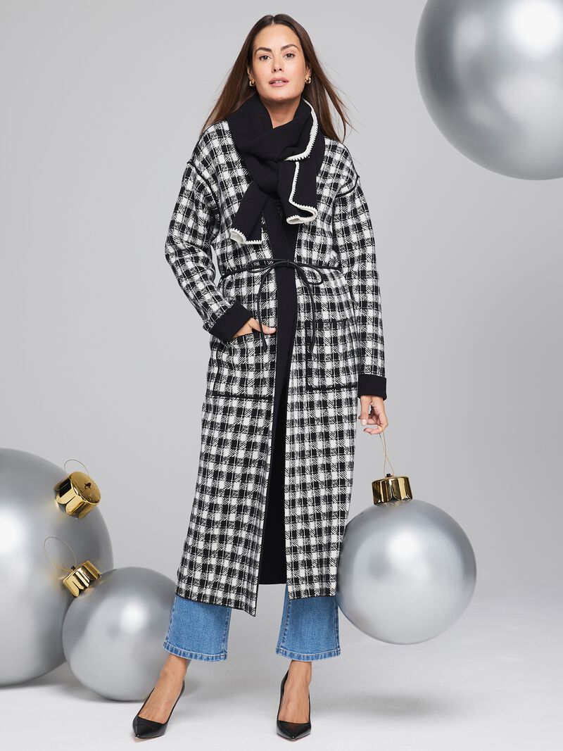 Woman Wears Cool Nights Houndstooth Reversible Jacket image number 6