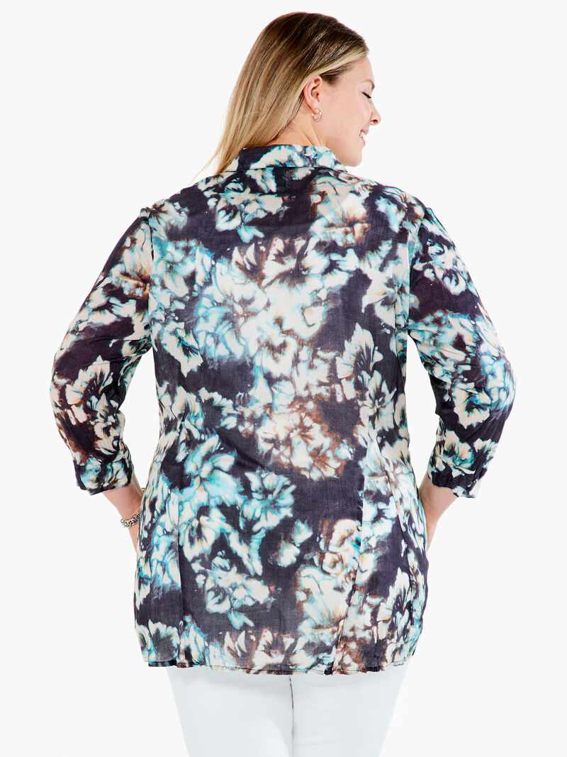 Woman Wears Denim Blooms Crinkle Top image number 2