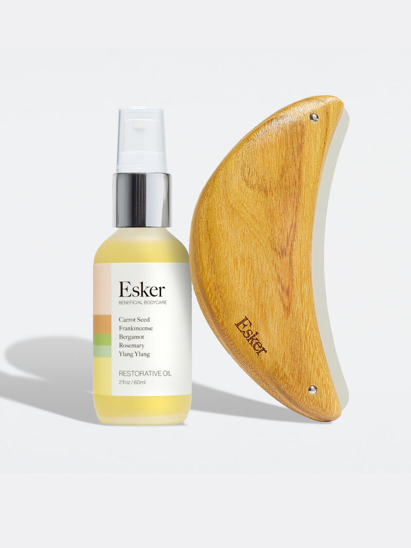 Woman Wears Esker - Restorative Body Plane/Oil Set image number 0