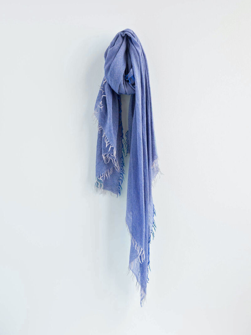 Woman Wears CHAN LUU - CASHMERE FRINGE SCARF image number 0