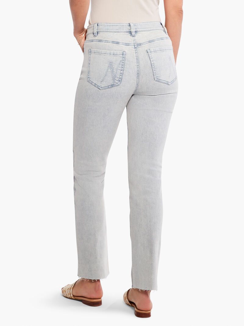 Woman Wears NZ Denim 28" Mid Rise Straight Ankle Jeans image number 3