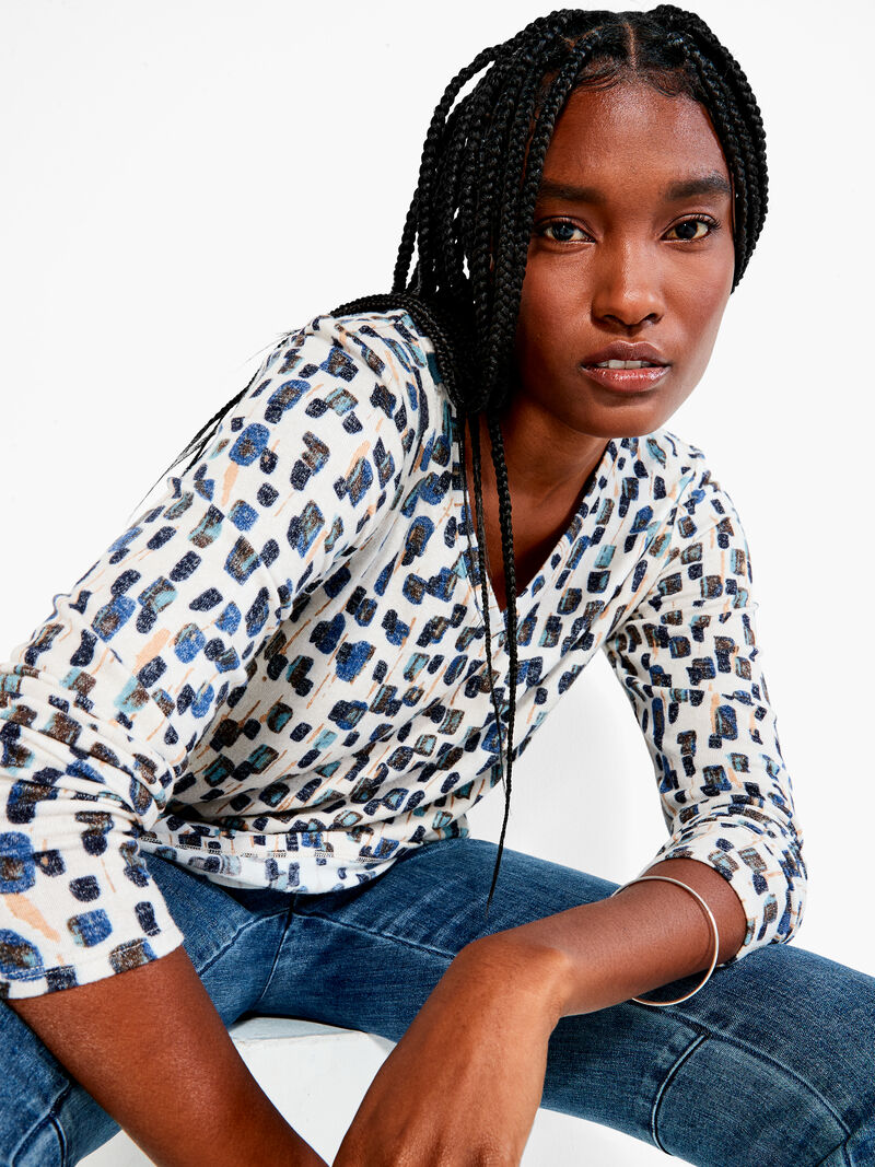 Woman Wears NZT Abstract Blocks Long Sleeve V Tee image number 4
